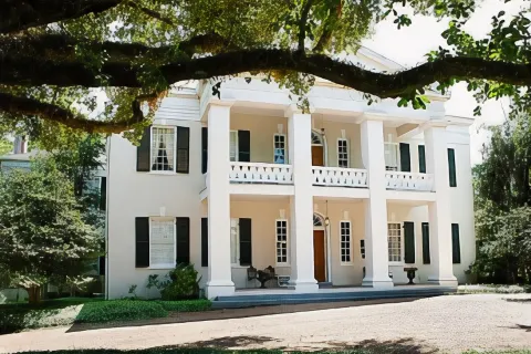 Monmouth Historic Inn