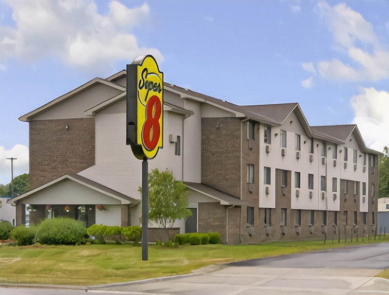 Super 8 by Wyndham Clawson/Troy/Detroit Area