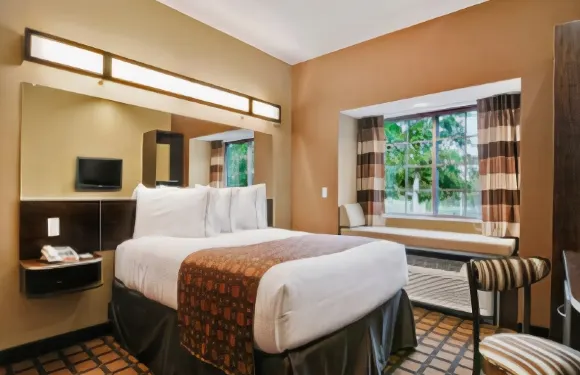 布達-奧斯汀南麥客達温德姆套房酒店