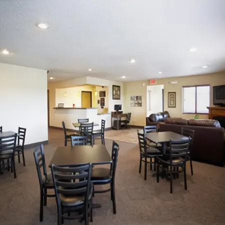 Super 8 by Wyndham Jamestown