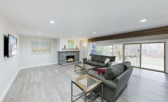 New Listing! Stylish Family W/ 2 Living Areas 5 Bedroom Home