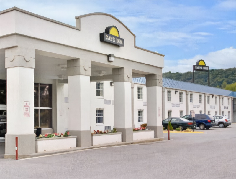 Days Inn by Wyndham Roanoke Near I-81