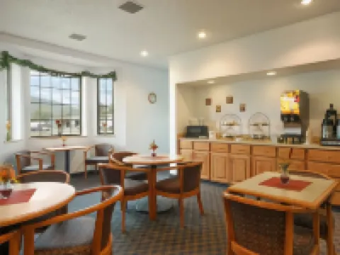 Super 8 by Wyndham Cobleskill NY Hotels in Cobleskill