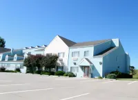 Days Inn & Suites by Wyndham Williamsburg IA North