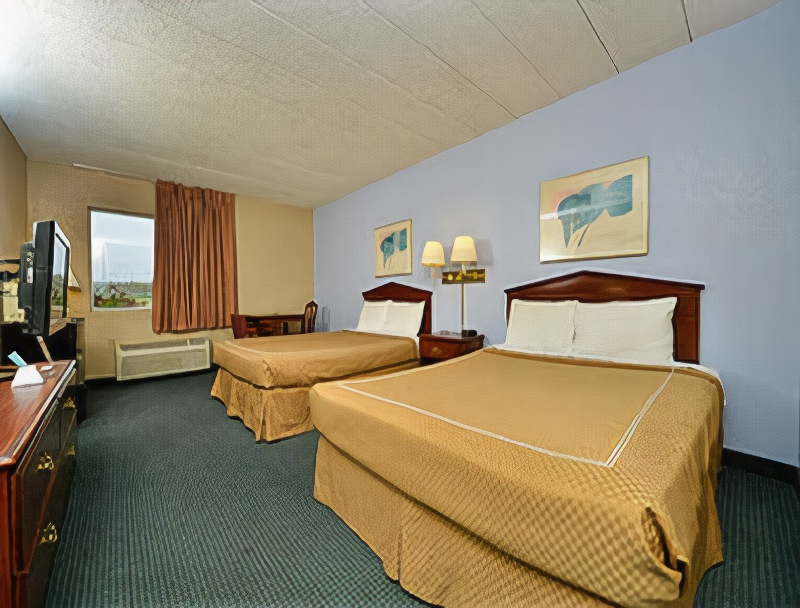 Super 8 by Wyndham Grand Prairie North