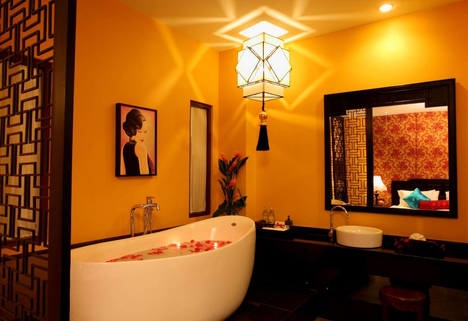 Shanghai Mansion Bangkok Over view