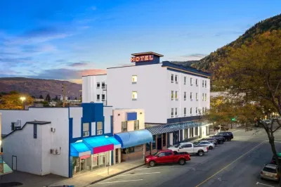 Crown Columbia Hotel, BW Premier Collection Hotels near VISAC Gallery
