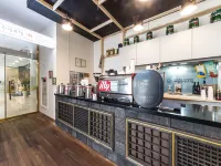 Sea Moon Tourist Hotel Отели рядом с достопримечательностью «Набережная Вольмидо»