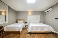 Muan White House Hotel