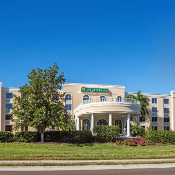 La Quinta Inn & Suites by Wyndham Sarasota Downtown