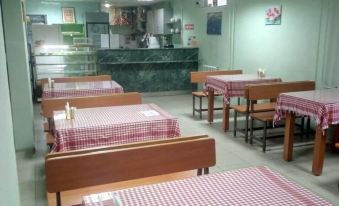 Hostel Avrora