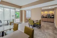 La Quinta Inn & Suites by Wyndham Naples Downtown - Bữa sáng