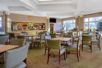 La Quinta Inn & Suites by Wyndham Winston-Salem - breakfast