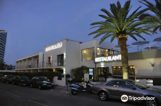 Villa Azur Hôtels à : Villeneuve-Loubet