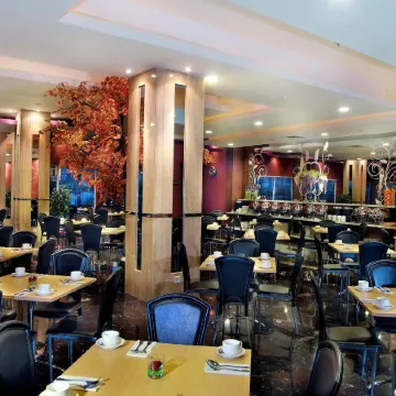 Royal Palm Hotel & Conference Center Cengkareng Отели в г. Западная Джакарта