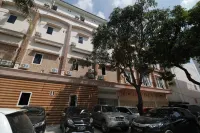 RedDoorz Plus Near RS Royal Prima Sei Putih Tengah住宿飯店