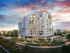 Axis Luxury Apartments by Century City Hotels