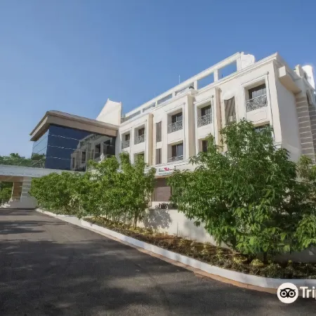 Hotel Three Leaves