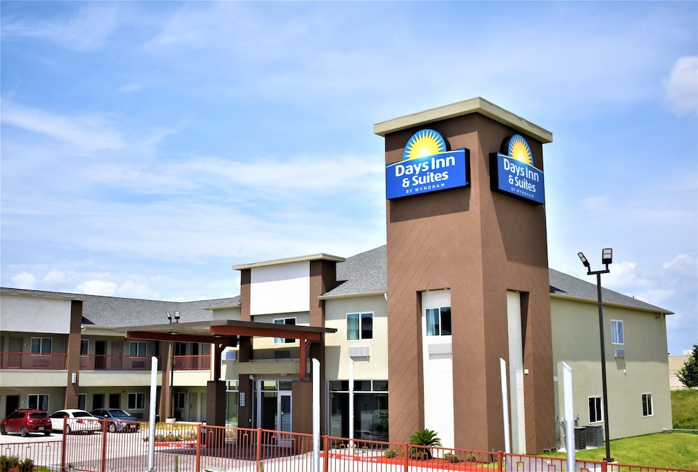 Days Inn & Suites by Wyndham Downtown/University of Houston