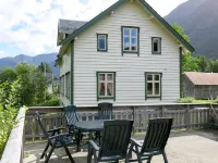 Elvehuset Hotels in 