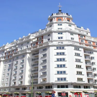 Dear Hotel Madrid Hotels near Edificio Espana