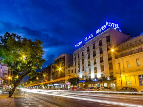 Virgen de Los Reyes Hotels near Seville Santa Justa Train Station