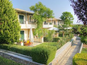 Sunny Garden Aparthotel