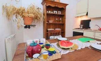 Vintage Farmhouse in Grosseto with Jacuzzi