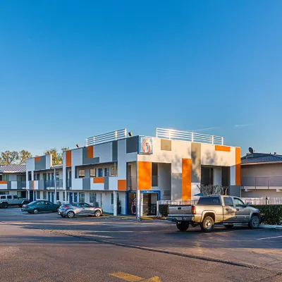 Motel 6 Austin, TX - South - Airport Các khách sạn gần Hồ bơi Barton Springs