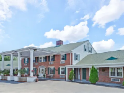 Colonial Inn Seekonk Hotels in Bristol County