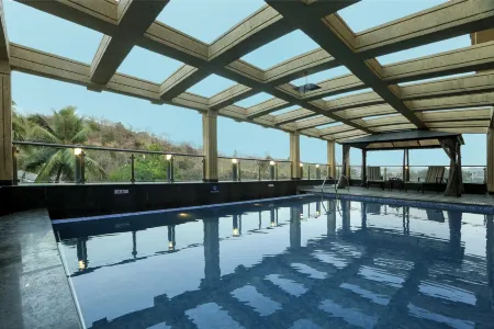 Golden Chariot Vasai - Hotel and Spa Отели рядом с достопримечательностью «Васай Форт»