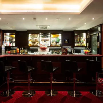Living Hotel Düsseldorf Отели рядом с достопримечательностью «Рейнская телебашня (Рейнтурм)»