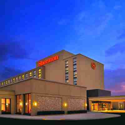 Sheraton Toronto Airport Hotel & Conference Centre Hotel Exterior