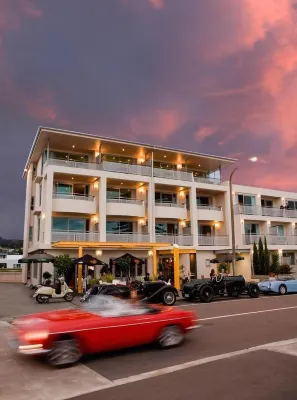 The Crown Hotel - parking
