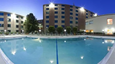 Crowne Plaza Chicago-Northbrook, an IHG Hotel Hotels near Walmart Garden Center