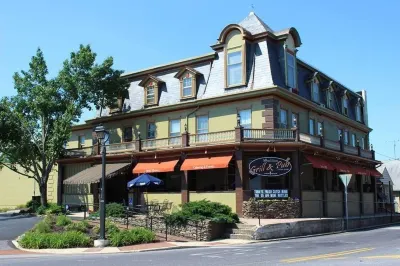 Altland House Inn & Suites Hotels in Abbottstown