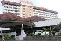 Horison Ultima Bandung Các khách sạn gần Langlangbuana University