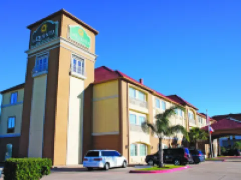 Platinum Inn & Suites Webster Hotels in Webster