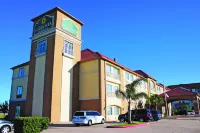 Platinum Inn & Suites Webster