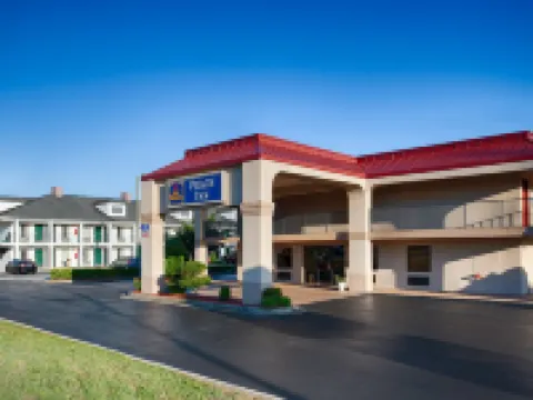 Days Inn & Suites by Wyndham Warner Robins Near Robins AFB Hotels in Warner Robins
