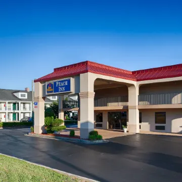 Days Inn & Suites by Wyndham Warner Robins Near Robins AFB