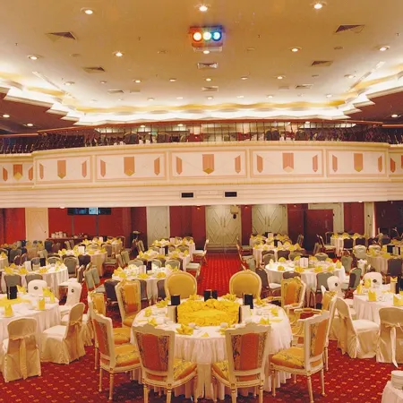 Merdeka Palace Hotel & Suites Отели рядом с достопримечательностью «Исламский музей»