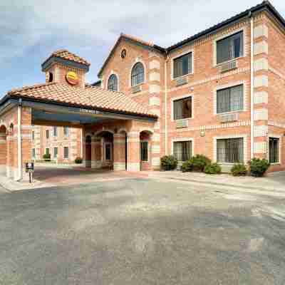 Comfort Inn and Suites Medical West Hotel Exterior