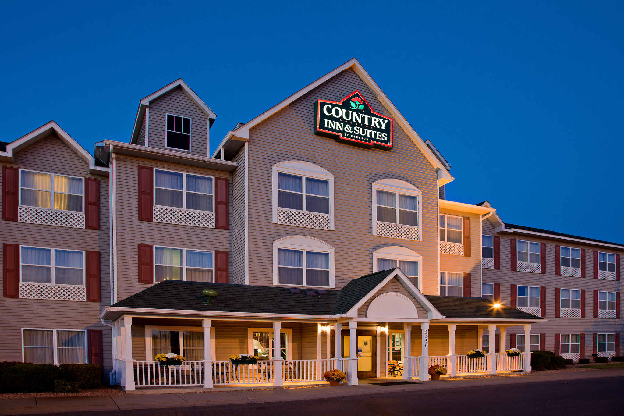 Country Inn & Suites by Radisson, Brooklyn Center, MN