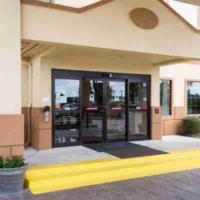 Comfort Suites Baytown I – 10 Hotel Exterior