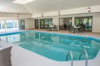 SureStay by Best Western Marion - Pools