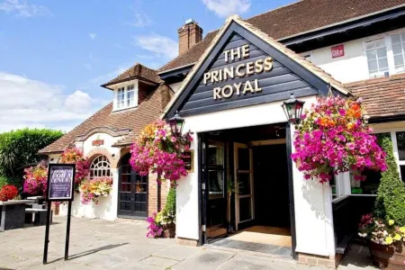 The Princess Royal Отели в г. Фарнем