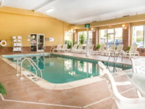 コンフォート スイーツ スクラントン ニア モンタージュ マウンテン ムージックのホテル