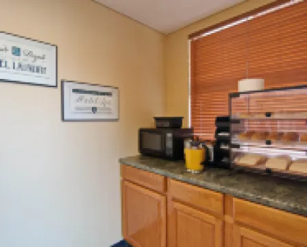 Econo Lodge Near Bluefield College Hotels in Bluefield