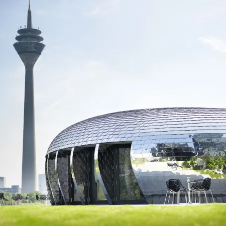 Hyatt Regency Dusseldorf Отели рядом с достопримечательностью «Рейнская телебашня (Рейнтурм)»